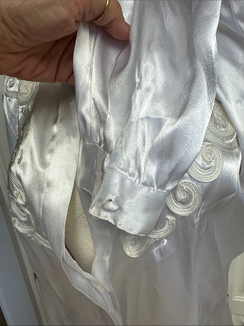 Karen Scott White Satin Embroidered High-Collar Blouse - Picture 5 of 8
